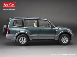Mitsubishi Pajero V73, green metallic SunStar Metallmodell 1:18
